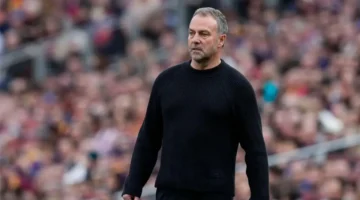 فليك ينتقد أداء برشلونة رغم الفوز بخماسية ويبرر حالة غضب جارسيا